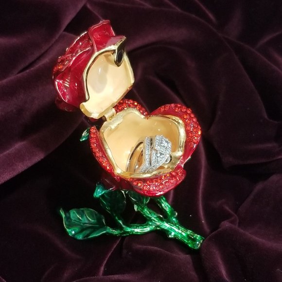 Enamel & Austrian Crystal Rose Ring Gift Box - Picture 3 of 10